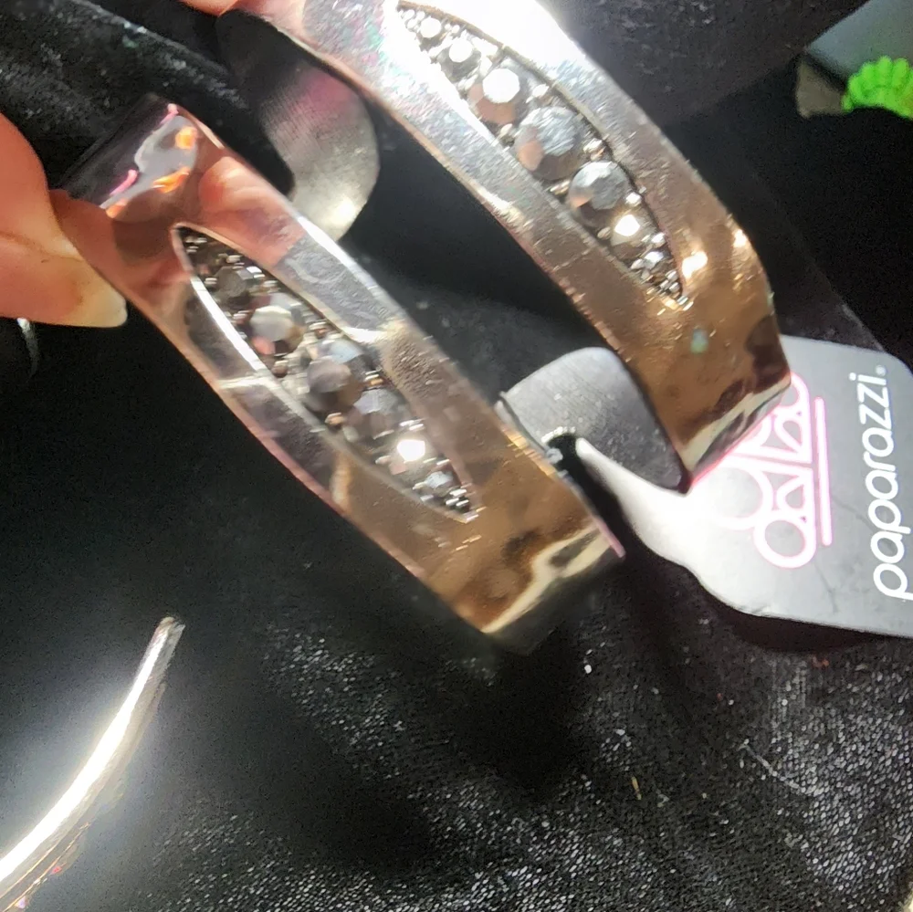NWT 2 -PAPARAZZI CUFF BRACELETS